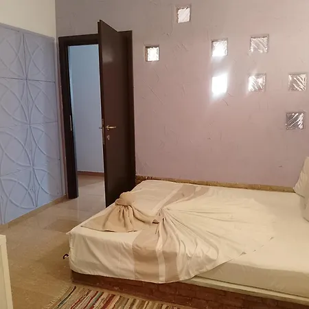 Δωμάτια σε οικογενειακή κατοικία Samaya